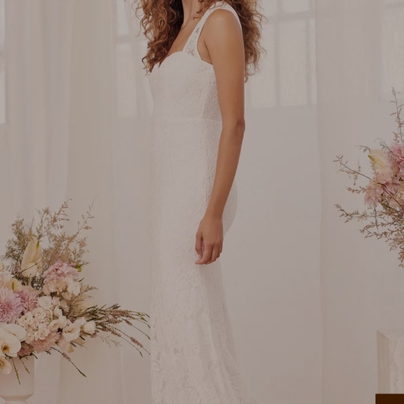 Lulu's Rosetta Lace Wedding Dress - Picture 5 of 15